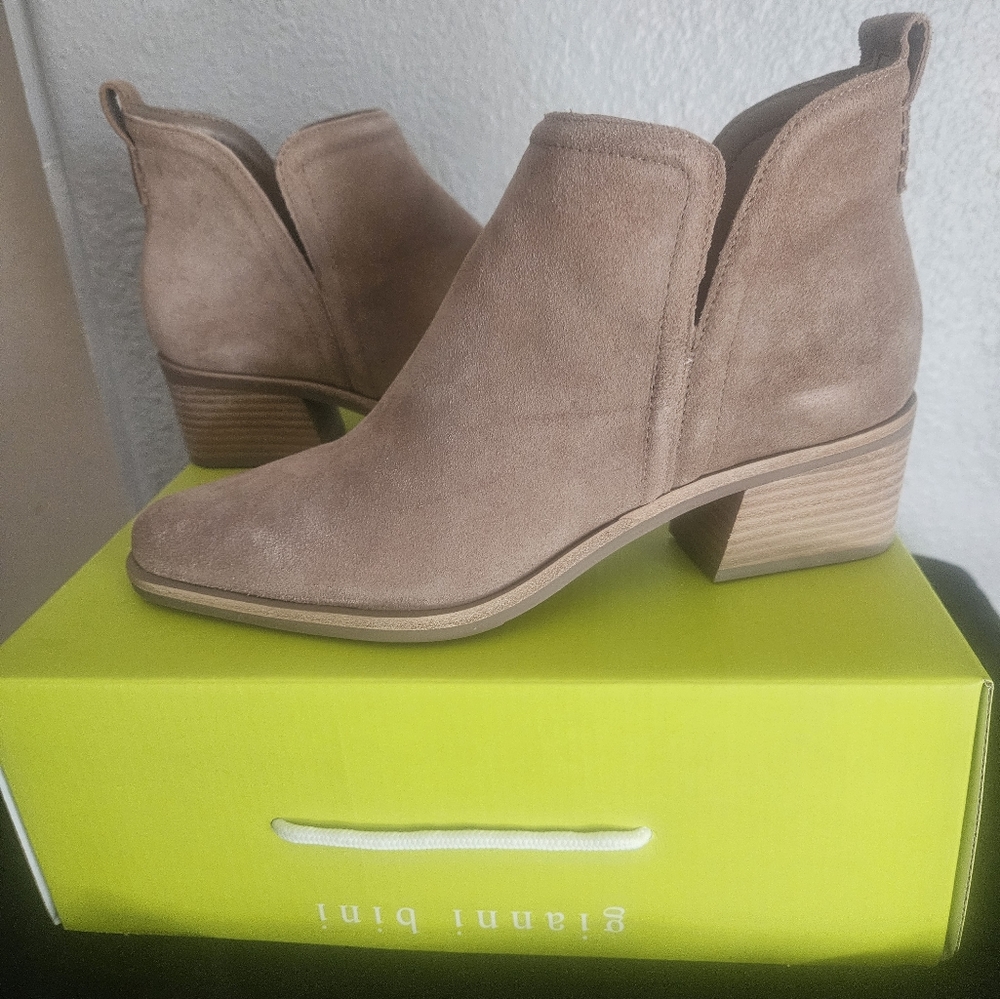 Block Heal Gianni Bini Booties
